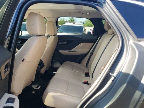 Used 2019 Jaguar F-PACE Premium image 12