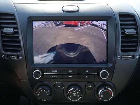 Used 2017 Kia Forte LX FWD image 17