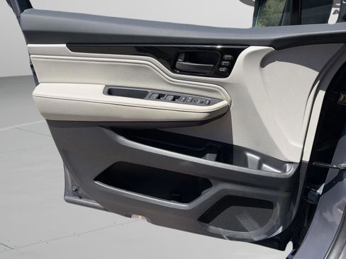 New 2026 Honda Odyssey Touring image 16