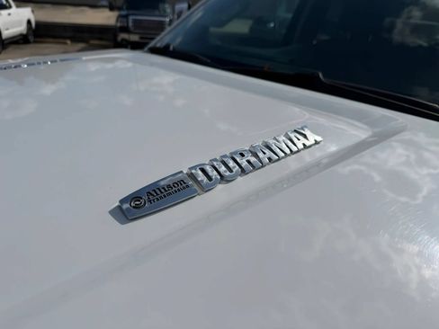 Used 2015 GMC Sierra 2500 SLT w/ Duramax Plus Package AWD/4WD image 9