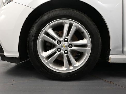 Used 2017 Chevrolet Cruze LT w/ Convenience Package image 17