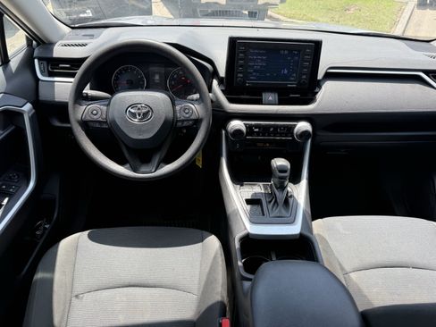 Used 2022 Toyota RAV4 LE FWD image 14
