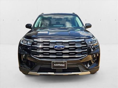 New 2025 Ford Explorer Active w/ Active Comfort Package image 6