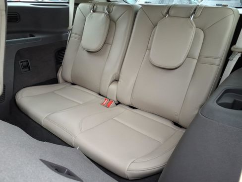 Used 2023 Lincoln Aviator AWD w/ Premium Package image 12