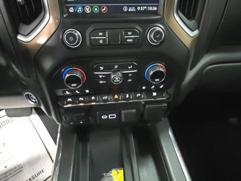 Used 2020 Chevrolet Silverado 1500 High Country image 23