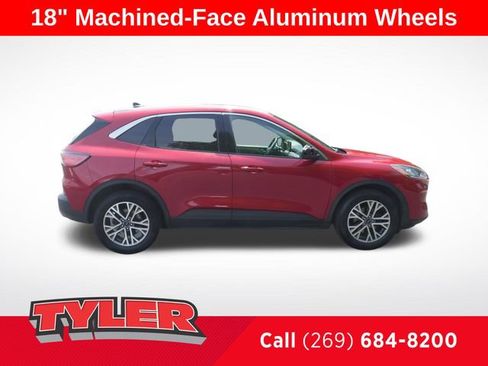 Used 2022 Ford Escape SEL w/ Technology Package AWD/4WD image 9