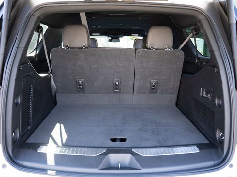 Used 2023 Chevrolet Suburban Premier AWD/4WD image 24