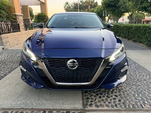 Used 2019 Nissan Altima 2.5 SR w/ SR Premium Package image 2