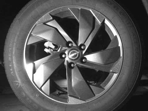 Used 2025 Nissan Rogue SV image 15