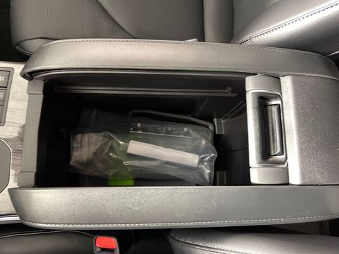 New 2026 Toyota Highlander Platinum image 23