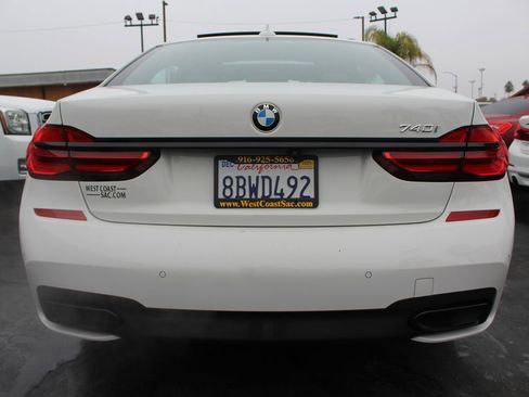Used 2018 BMW 740i image 16