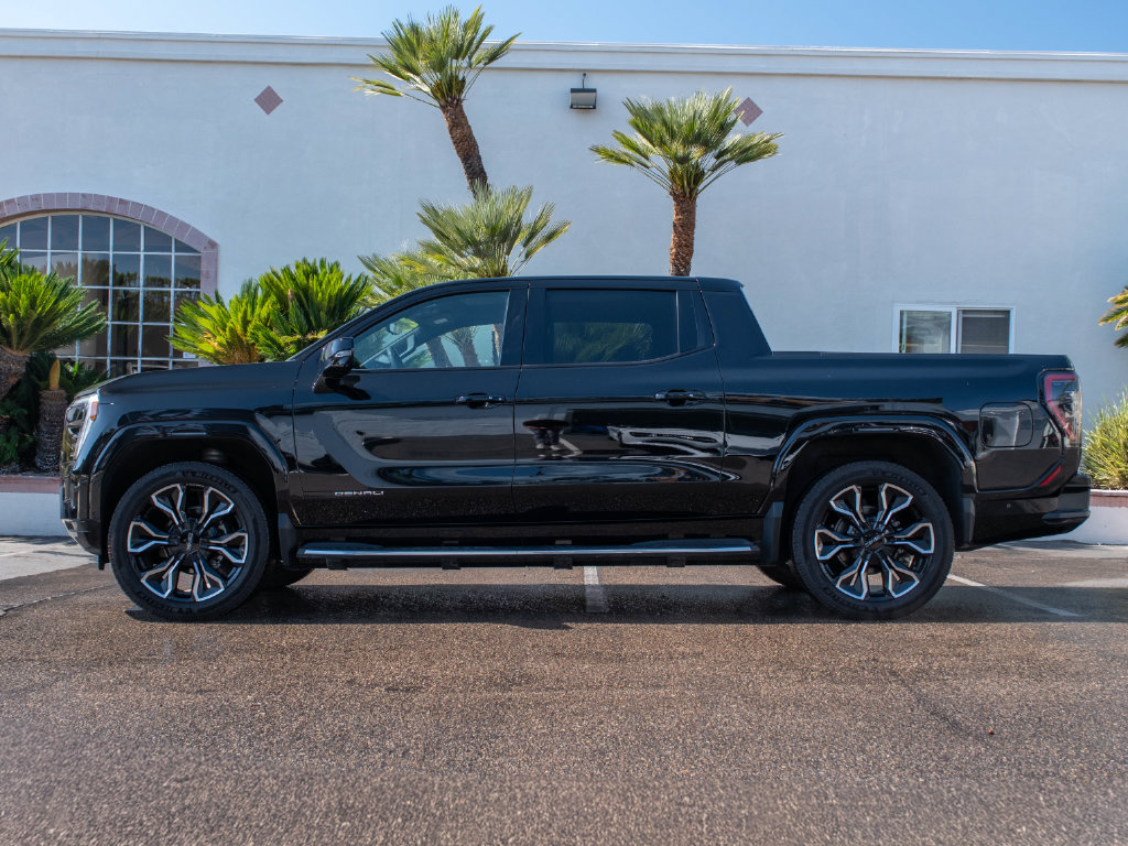Used 2025 GMC Sierra EV Denali AWD/4WD image 3