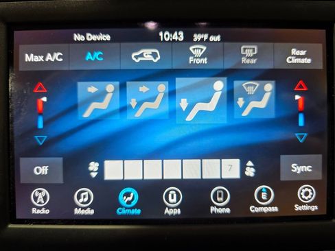 Used 2020 Chrysler Voyager Lxi image 35