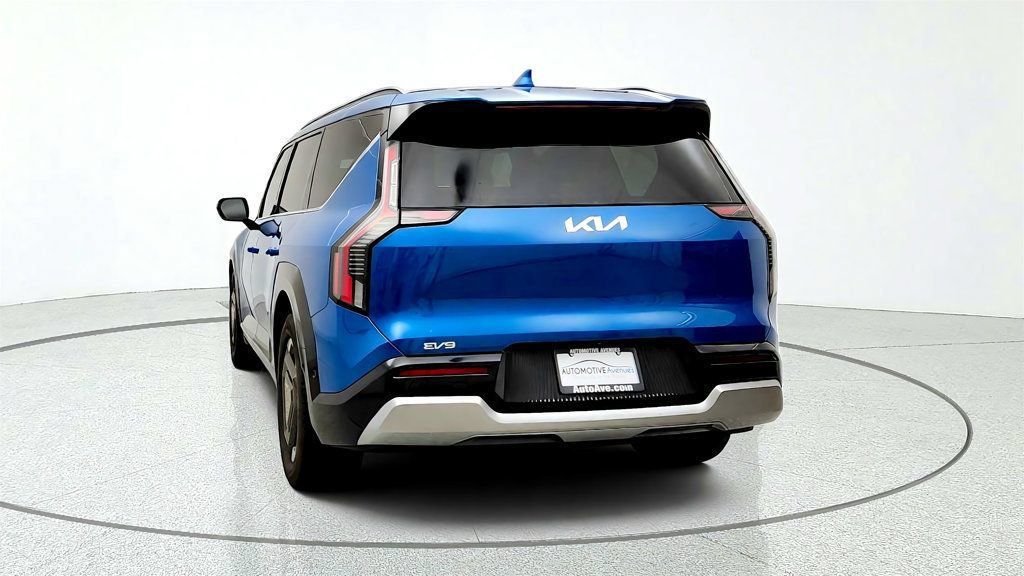 Used 2024 Kia EV9 Land AWD/4WD image 6