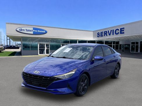 Used 2021 Hyundai Elantra SEL FWD image 4