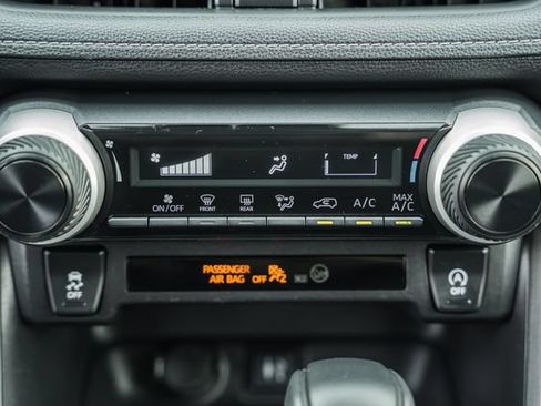 Used 2019 Toyota RAV4 LE w/ All Weather Liner Package AWD/4WD image 21