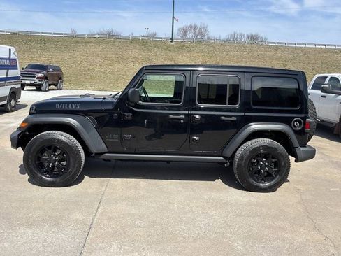 Used 2021 Jeep Wrangler Unlimited Willys image 8