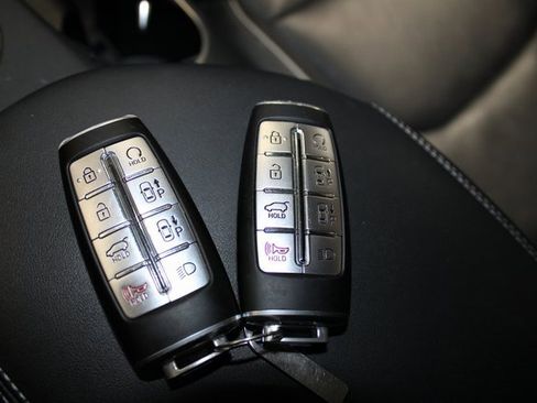 Used 2023 Genesis GV70 2.5T w/ Advanced Package image 20