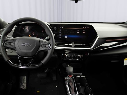 New 2025 Chevrolet Trax RS w/ Sunroof Package FWD image 13