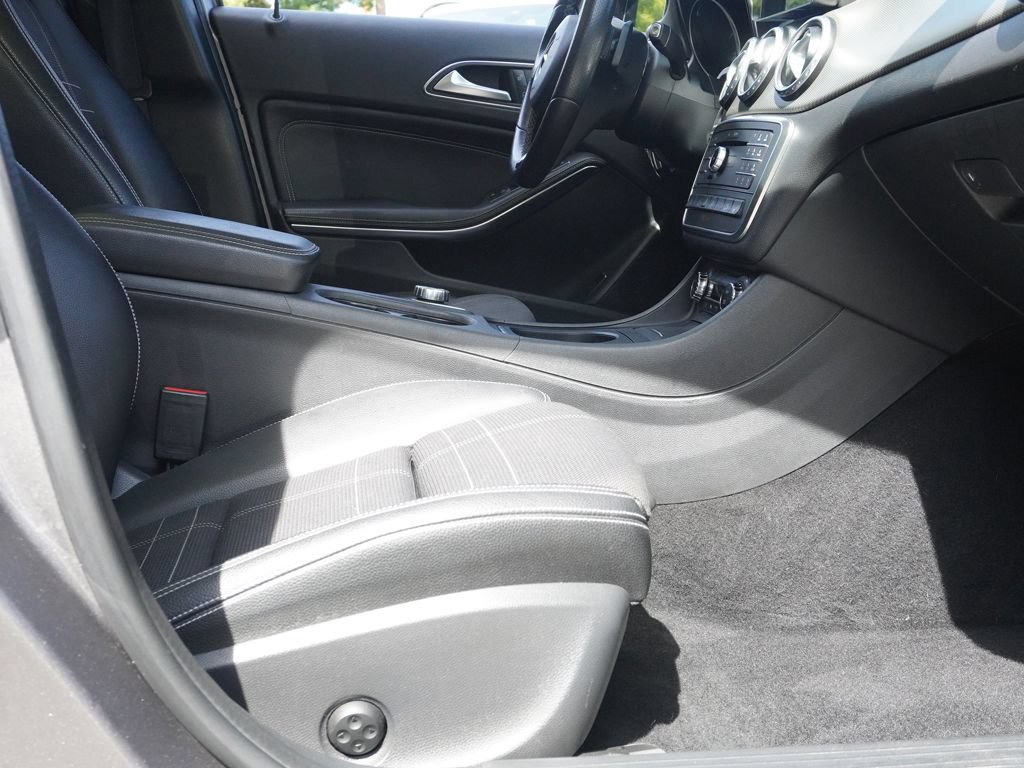 Used 2017 Mercedes-Benz GLA 250 4MATIC image 27