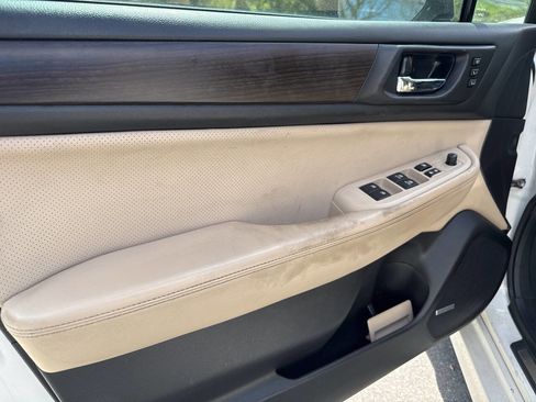 Used 2016 Subaru Legacy 2.5i Limited AWD/4WD image 8