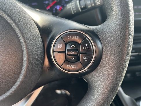 Used 2022 Kia Soul LX image 8