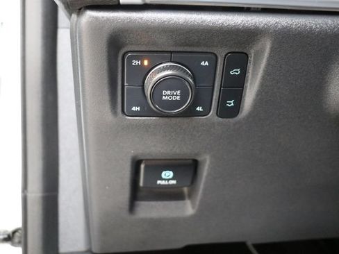 Used 2025 Ford Expedition Platinum w/ Stealth Performance Package AWD/4WD image 31