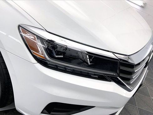 Used 2021 Volkswagen Passat 2.0T SE image 28