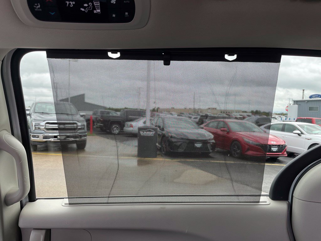 Used 2022 Chrysler Pacifica Touring-L FWD image 47