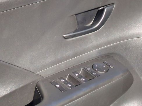 Certified 2026 Hyundai Kona SE image 11