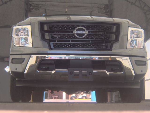 Used 2024 Nissan Titan SV w/ SV Convenience Package RWD image 5