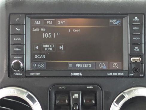 Used 2013 Jeep Wrangler Unlimited Rubicon w/ Connectivity Group AWD/4WD image 13