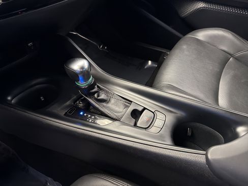 Used 2018 Toyota C-HR XLE FWD image 23