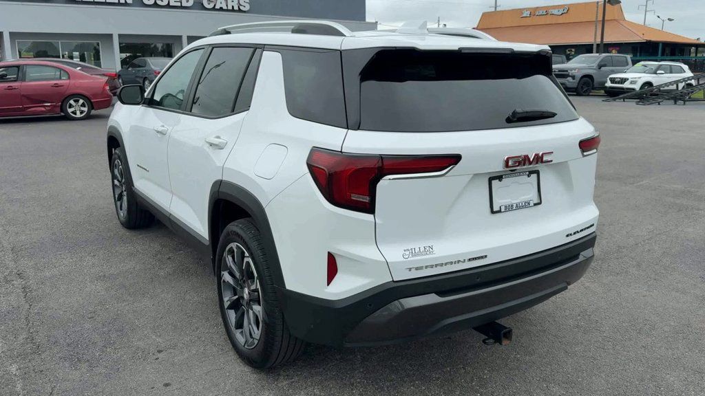 Used 2025 GMC Terrain Elevation w/ Elevation Premium Package AWD/4WD image 5