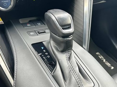 Used 2021 Toyota Venza Limited w/ Carpet Mat Package (TMS) AWD/4WD image 35