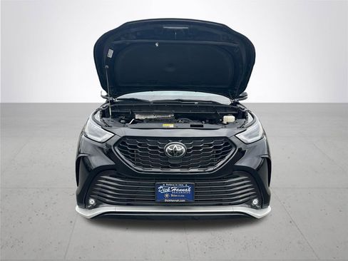 Used 2023 Toyota Highlander XSE image 4