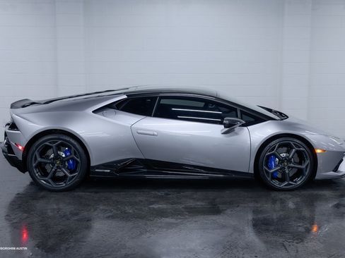 Used 2021 Lamborghini Huracan EVO image 16