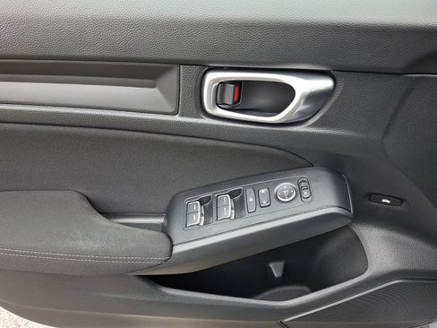 Used 2023 Honda Civic Sport image 12