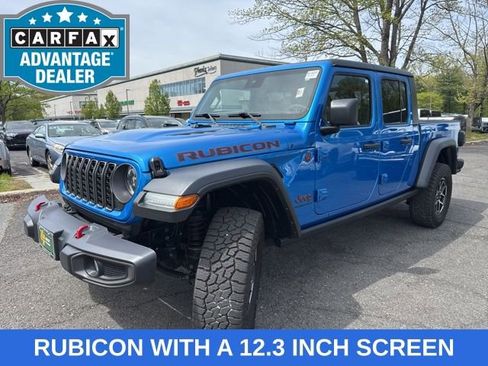 Used 2024 Jeep Gladiator Rubicon w/ Convenience Group AWD/4WD image 3