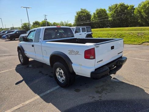 Used 2003 Chevrolet S10 Pickup LS w/ LS Preferred Equipment Group AWD/4WD image 8