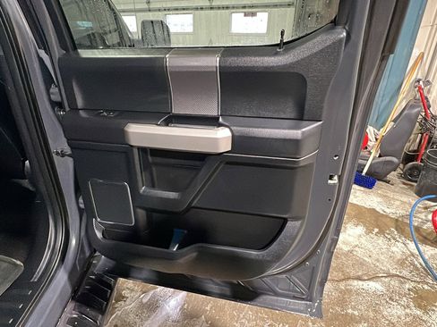 Used 2016 Ford F150 Lariat image 17