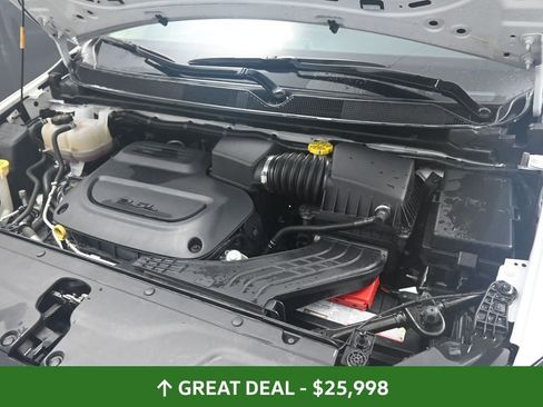 Used 2024 Chrysler Pacifica Touring-L image 13