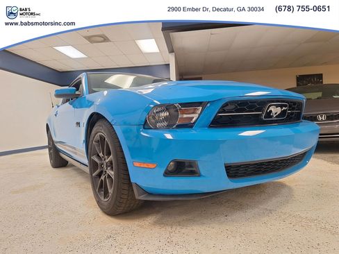 Used 2010 Ford Mustang Coupe RWD image 2