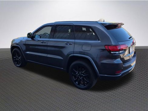 Used 2020 Jeep Grand Cherokee Altitude image 5