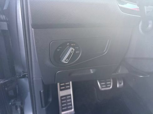 Used 2022 Volkswagen Tiguan SEL R-Line AWD/4WD image 17