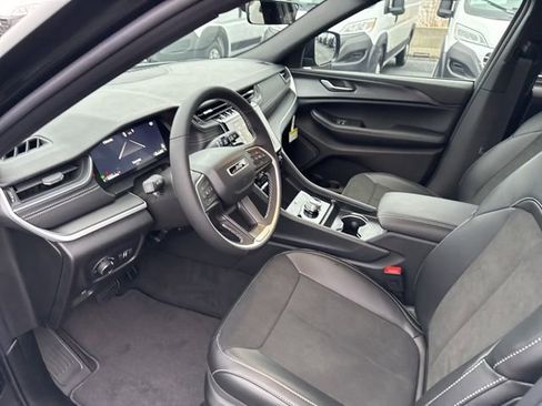 New 2025 Jeep Grand Cherokee Altitude w/ Trailer Tow Package image 26