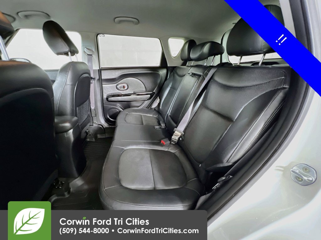 Used 2016 Kia Soul ! FWD image 25