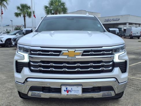 Used 2023 Chevrolet Silverado 1500 LTZ AWD/4WD image 2