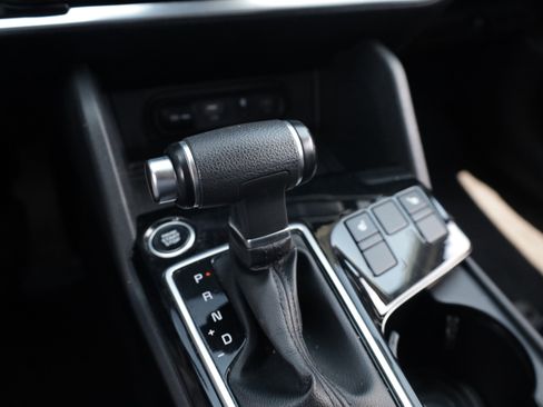 Used 2024 Kia Sportage EX FWD image 9