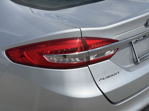 Used 2017 Ford Fusion S FWD image 7
